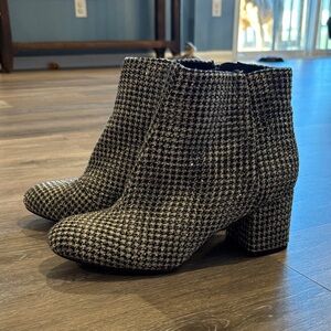 Kelly & Katie Houndstooth Ankle Boots Booties - Black White Bedazzled Rhinestone